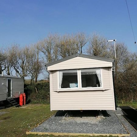 Sycamores Caravan Хелстон Экстерьер фото
