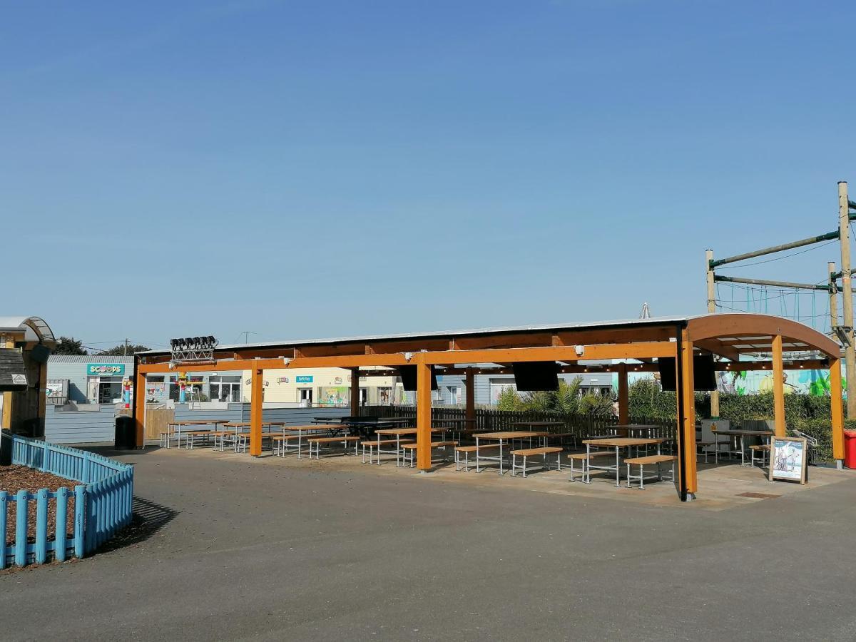 Sycamores Caravan Хелстон Экстерьер фото