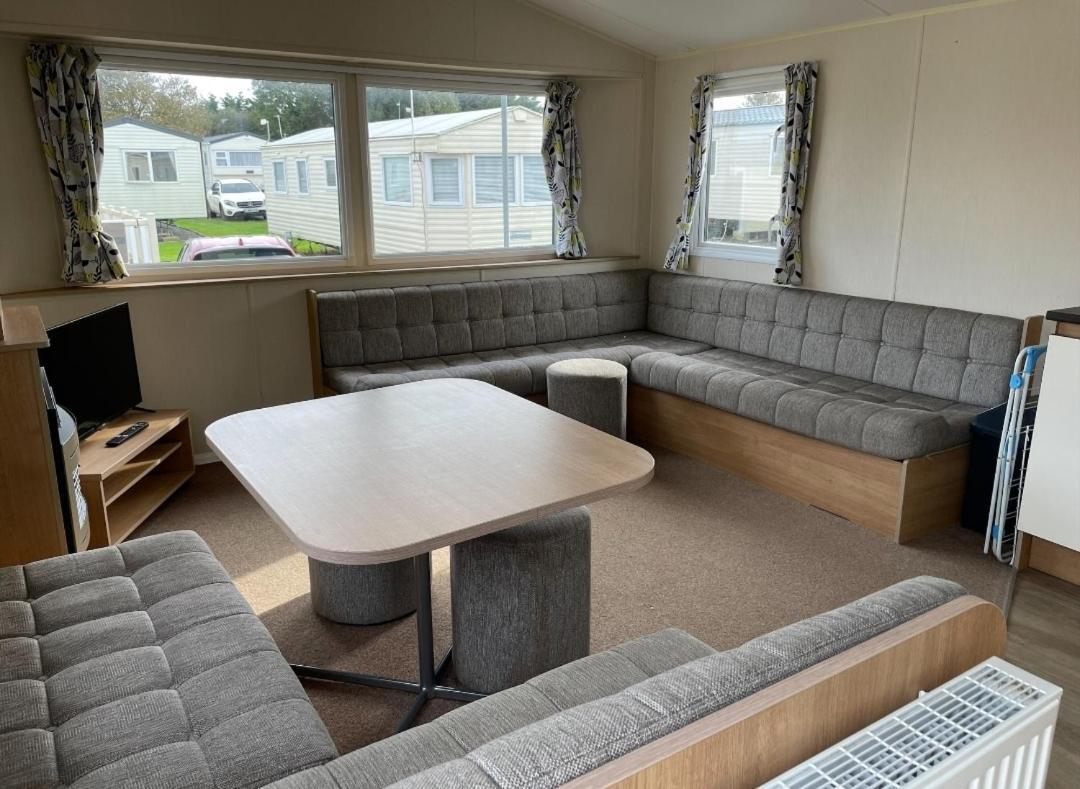 Sycamores Caravan Хелстон Экстерьер фото